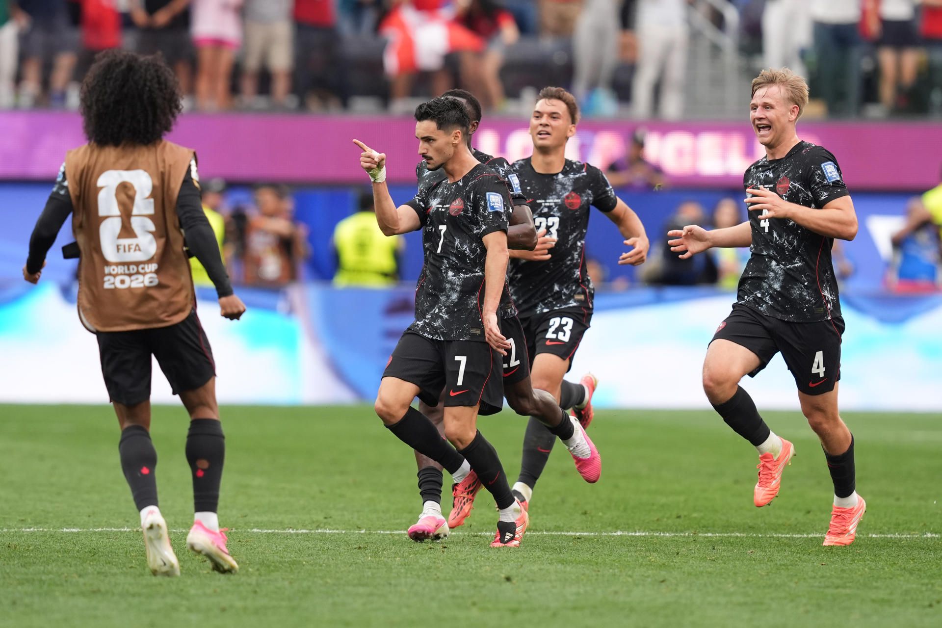 Canadá hace historia y elimina a Sudáfrica en la Copa Mundial