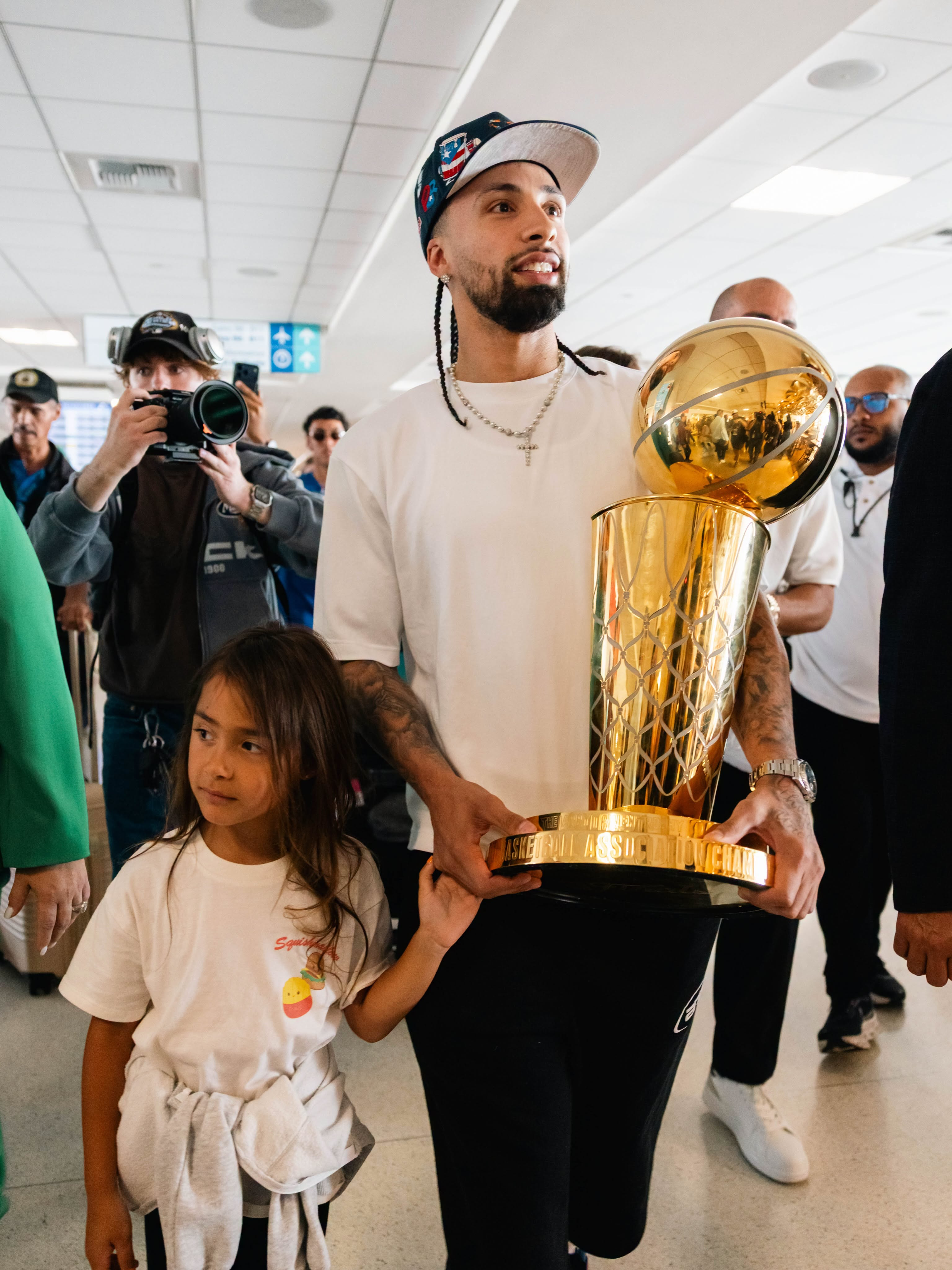 Puerto Rico celebra la llegada de José Alvarado y el trofeo de la NBA