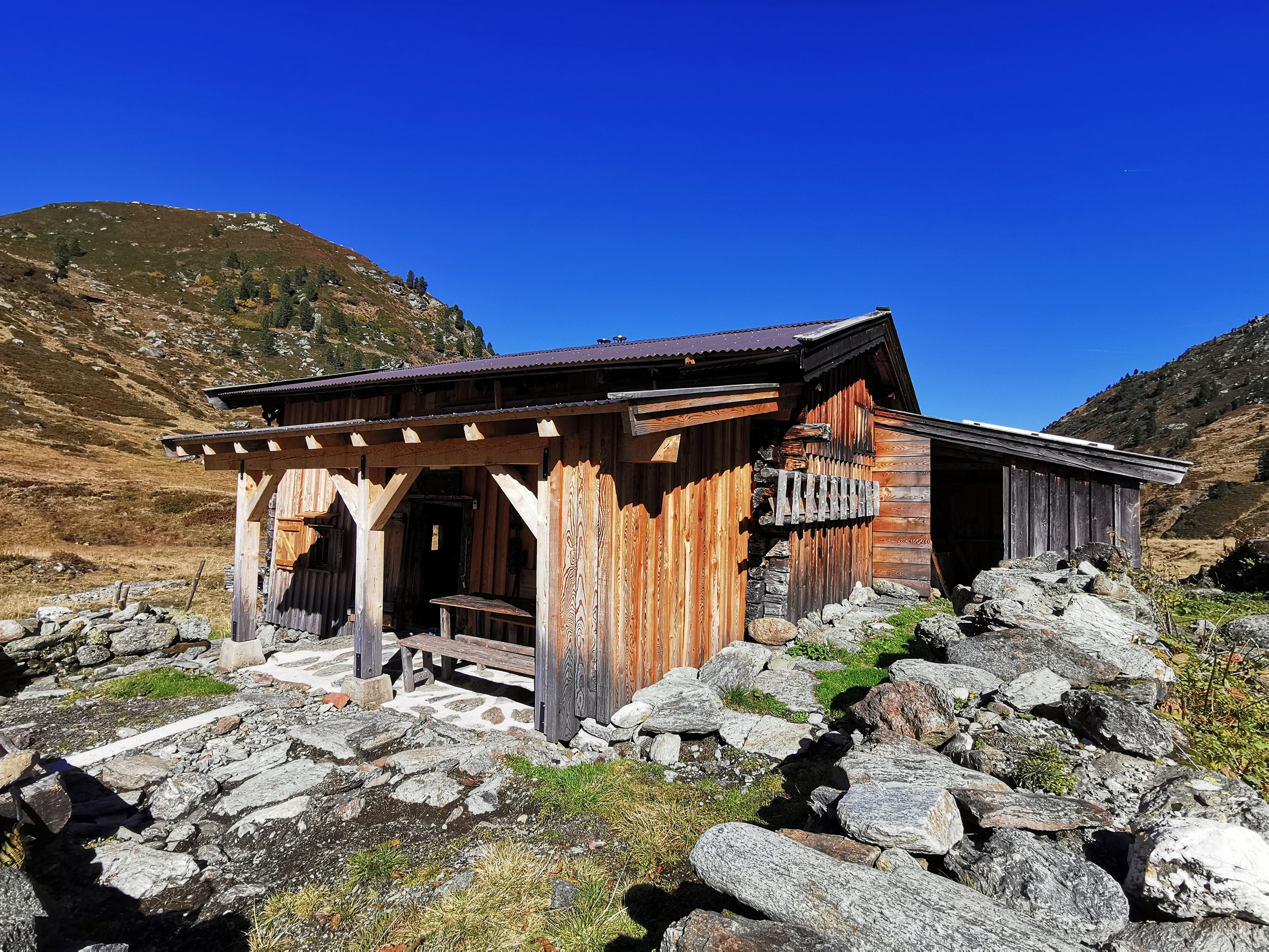 Rosswildalm Veranda und Rückseite