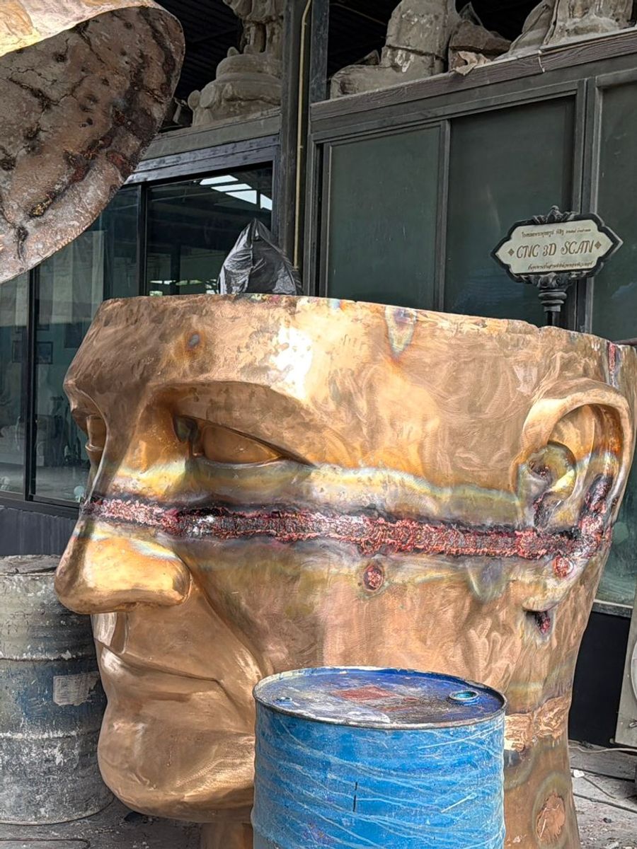 The Colossus of Landi being assembled