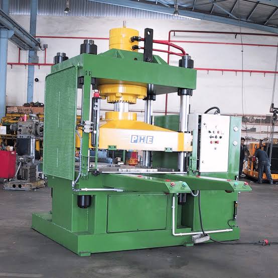 Hydraulic Press at Chemitech Multiservices