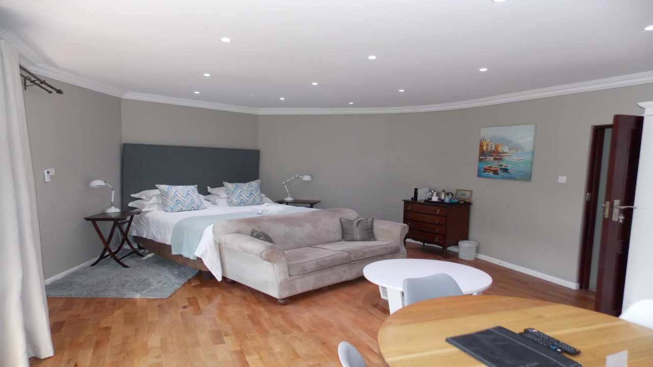 $2.4 million mega house in harare image 2