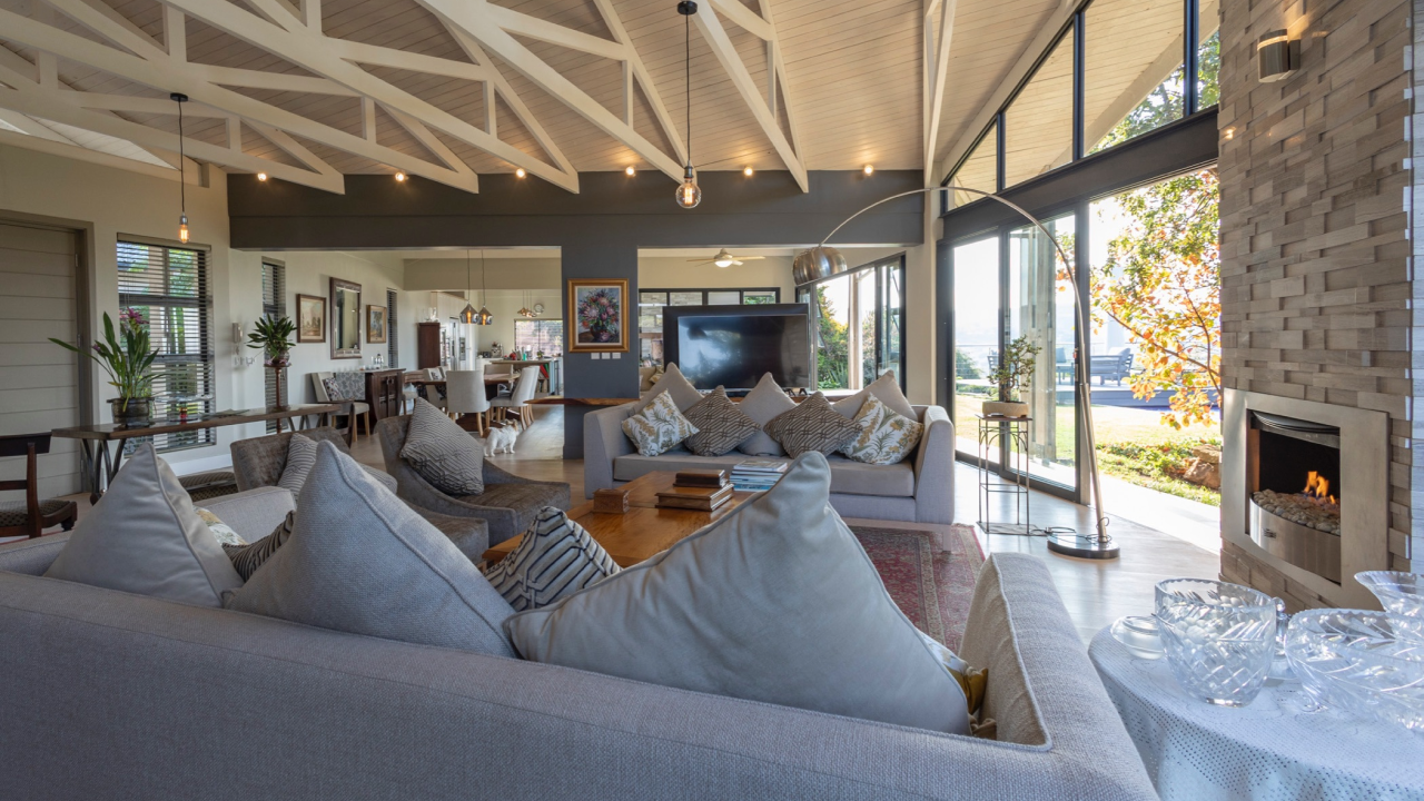 $2.3 million Luxury Contemporary Home in Borrowdale image 2