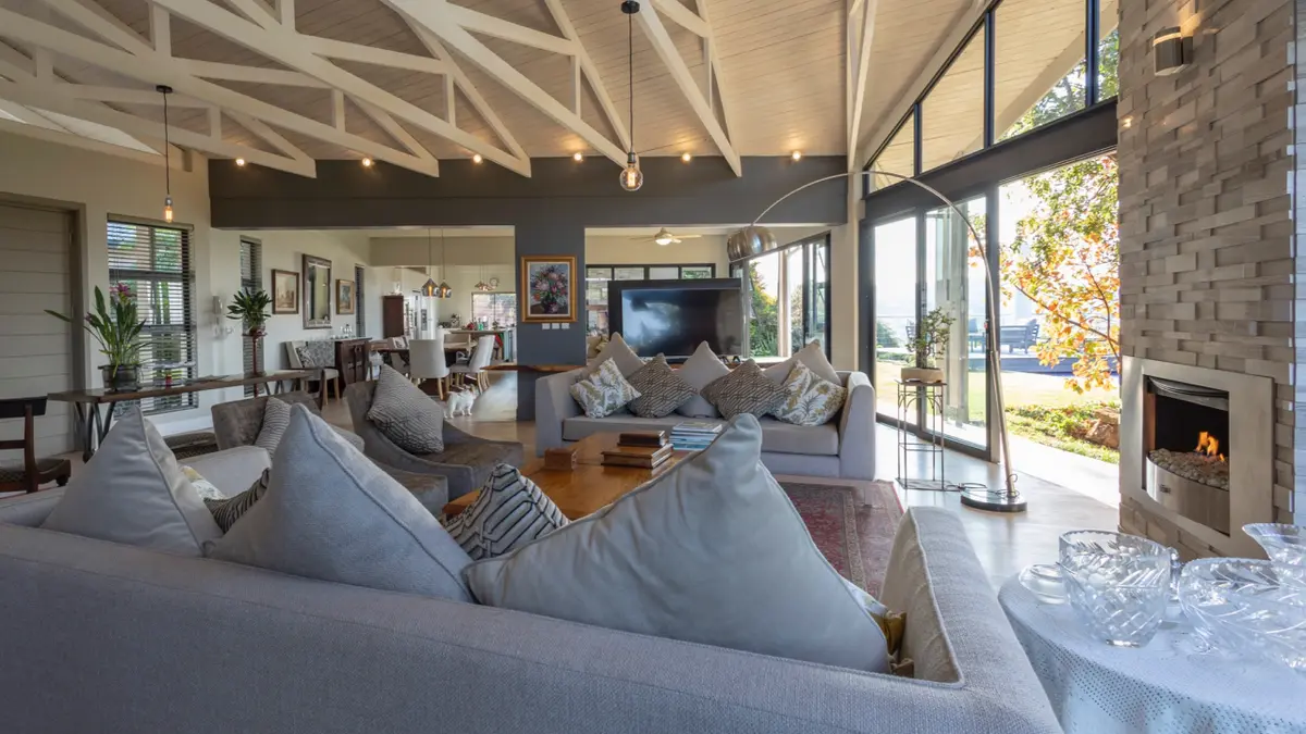 $2.3 million Luxury Contemporary Home in Borrowdale image 2
