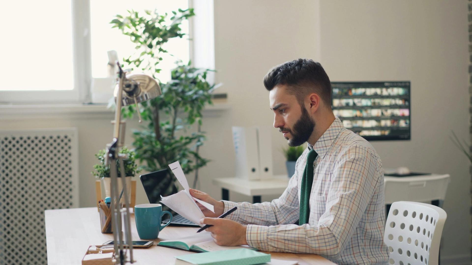 Who Pays Merchant Service Fees? Understanding the Impact of Merchant Service Fees on Australian Business Owners
