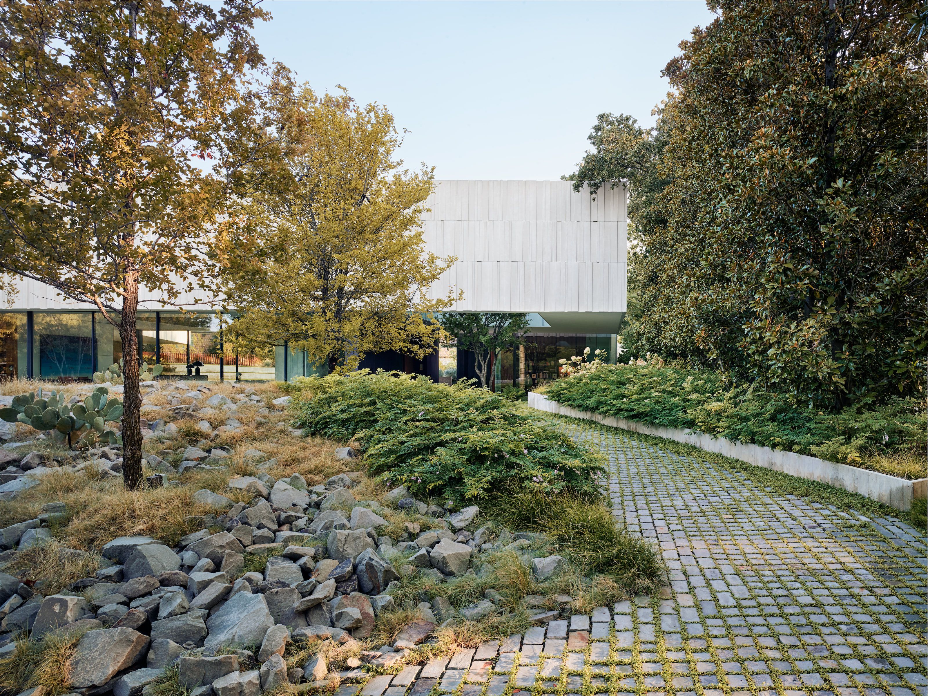 Highland Park Residence - image 2 of 8