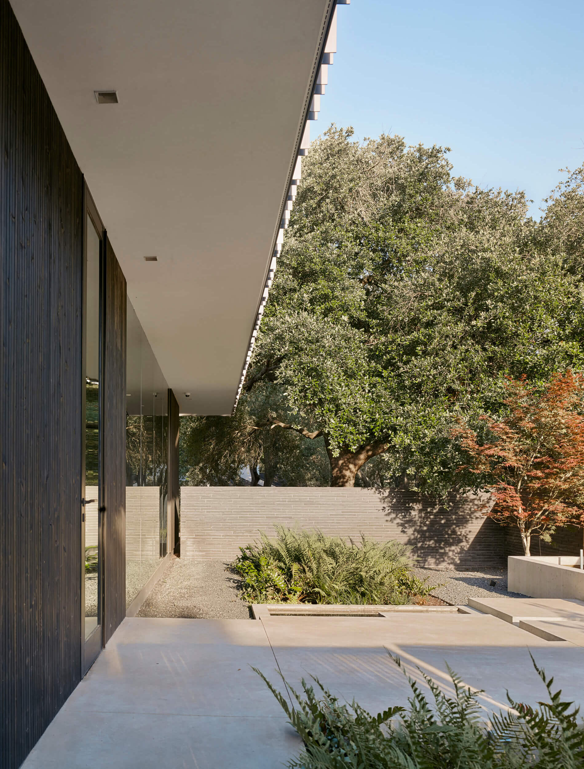 Tarrytown Residence - image 2 of 6