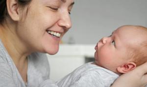 Das Babygebrabbel beginnt: Was diese neuen Laute wirklich bedeuten