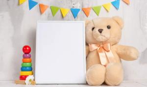 Die Welt begreifen: Die ersten Spielsachen für Babys und wie man sie auswählt
