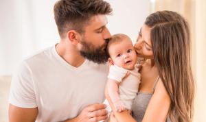 Tedern mit Baby – Wie deine Stimme das Gehirnwachstum beeinflusst