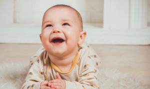 Lass uns kichern – Erstes Lachen und soziales Spiel