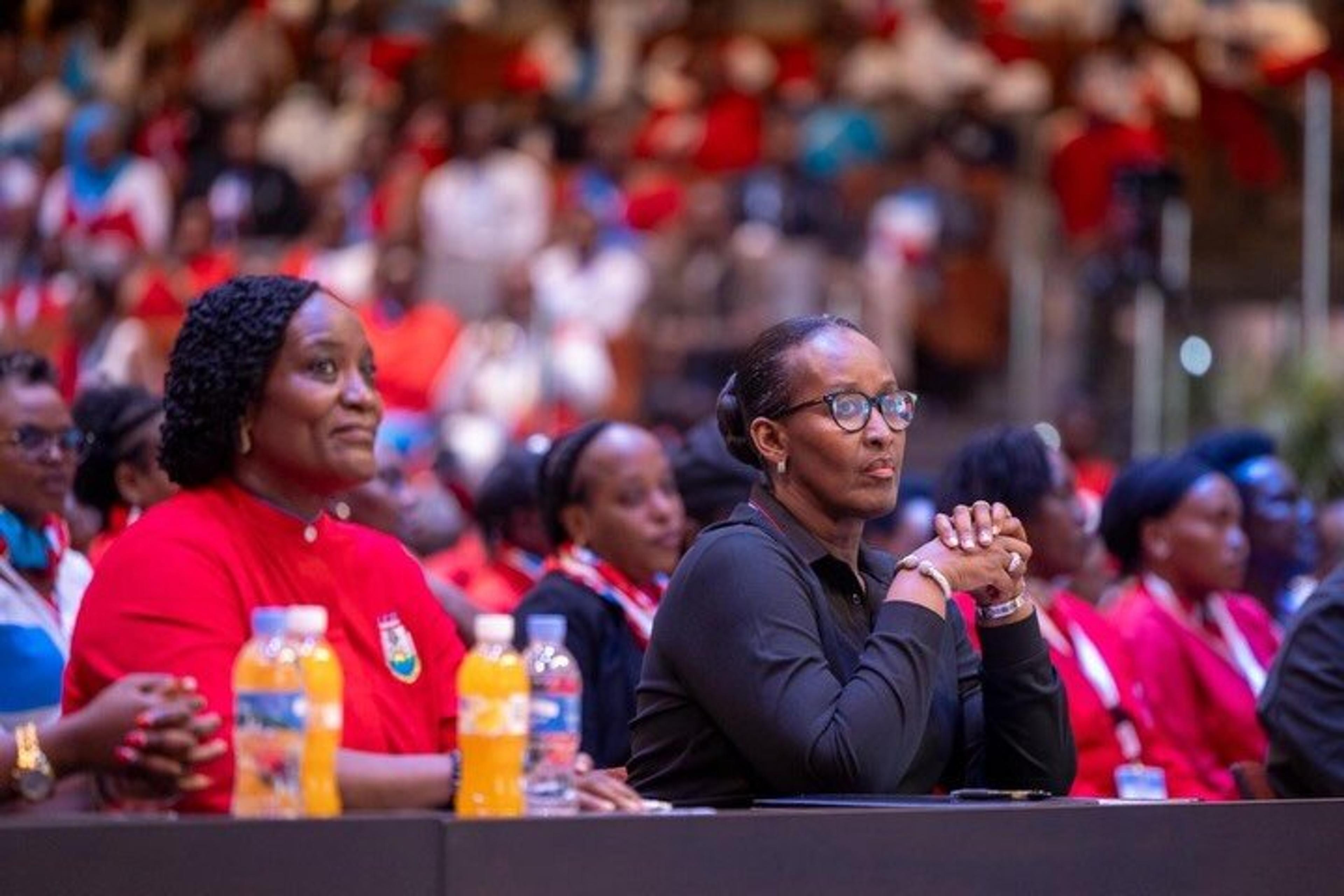 RWANDA: First Lady honours the women who held the country together before it was free