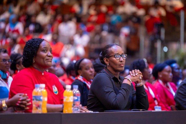 RWANDA: First Lady honours the women who held the country together before it was free