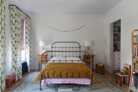 Williamsburg Italianate Children's Bedroom