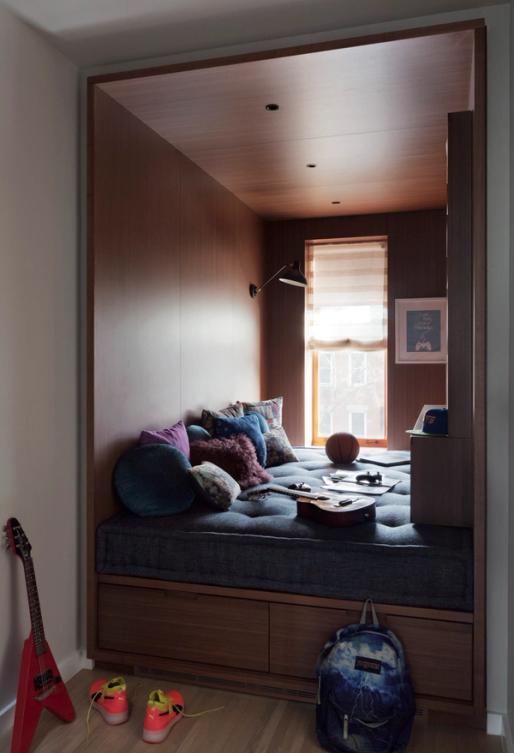 Bedford-Stuyvesant Italianate Day Bed Nook