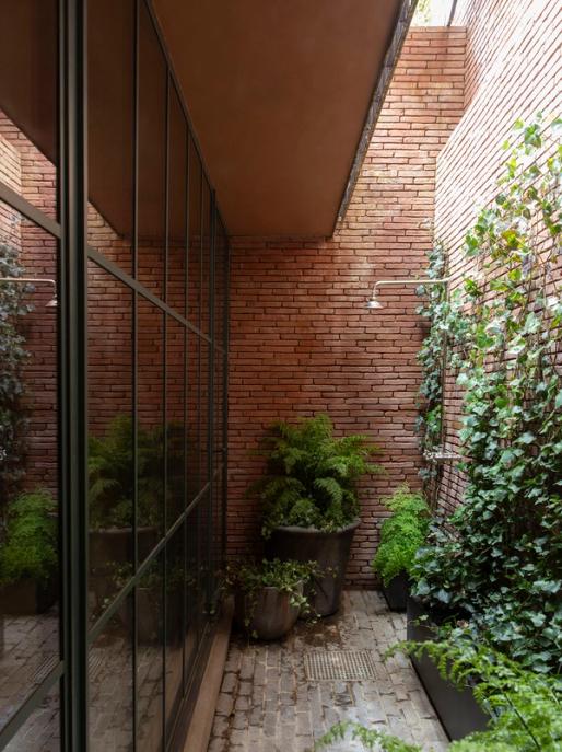 Greenwich Village Greek Revival Outdoor Shower Detail