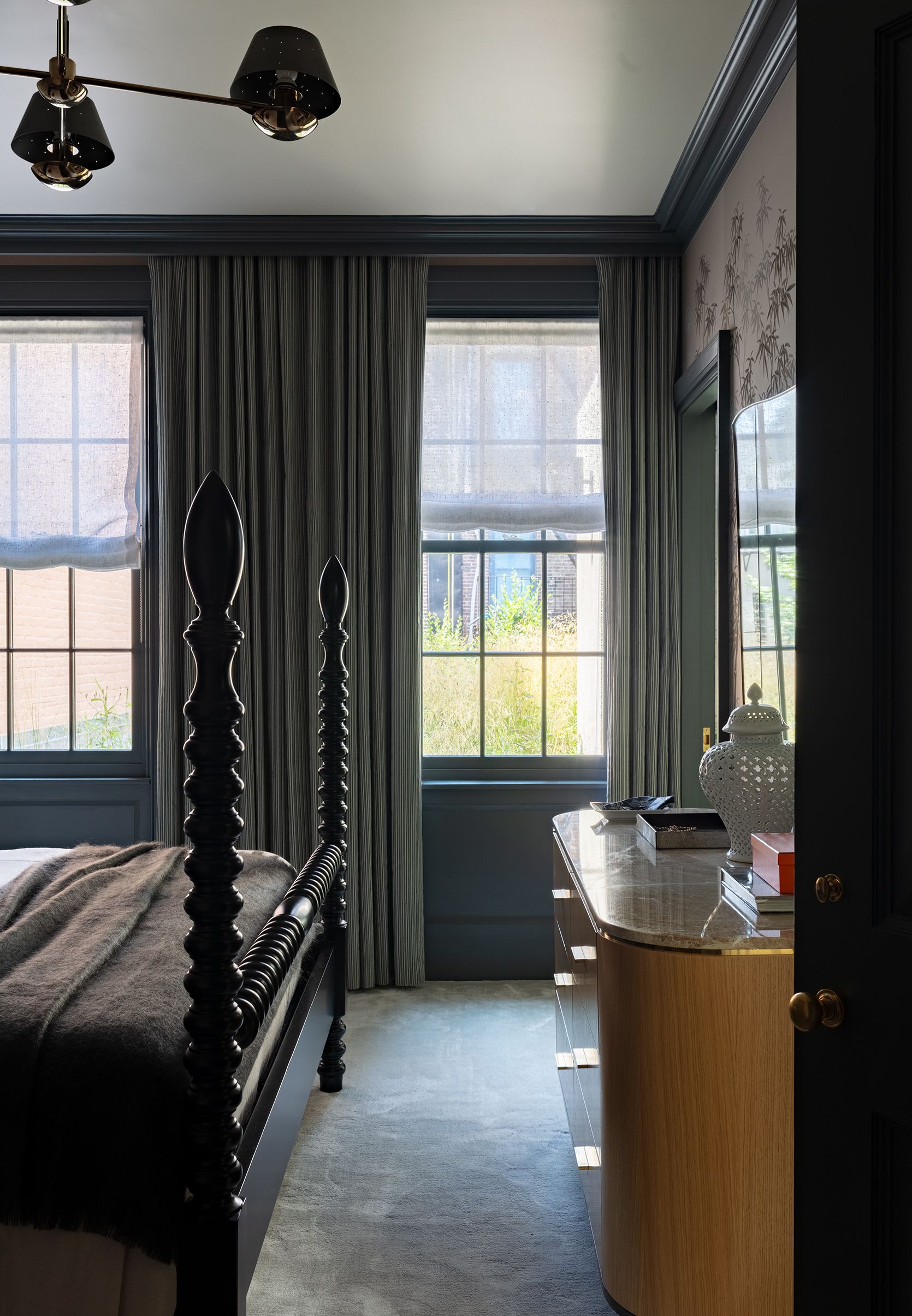 Brooklyn Heights Greek Revival Primary Bedroom