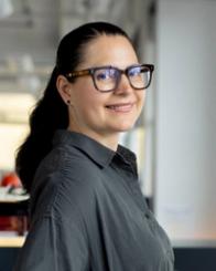 Christine Stamas headshot