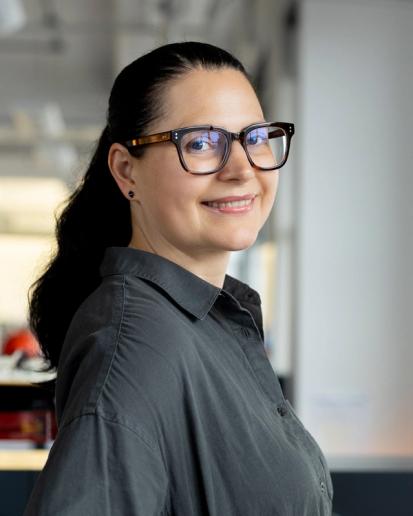 Christine Stamas headshot