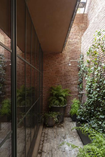 Greenwich Village Greek Revival rowhouse cellar