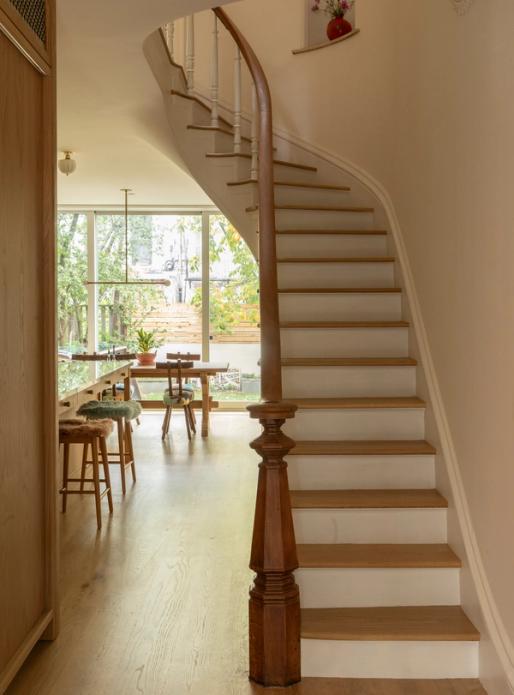 Cobble Hill Anglo-Italianate staircase