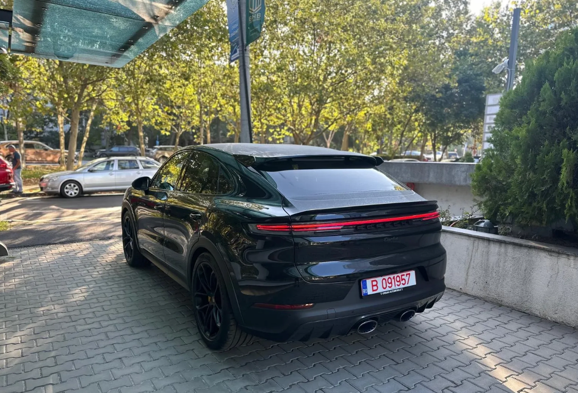 Porsche Cayenne Turbo E-Hybrid Coupe GT 4