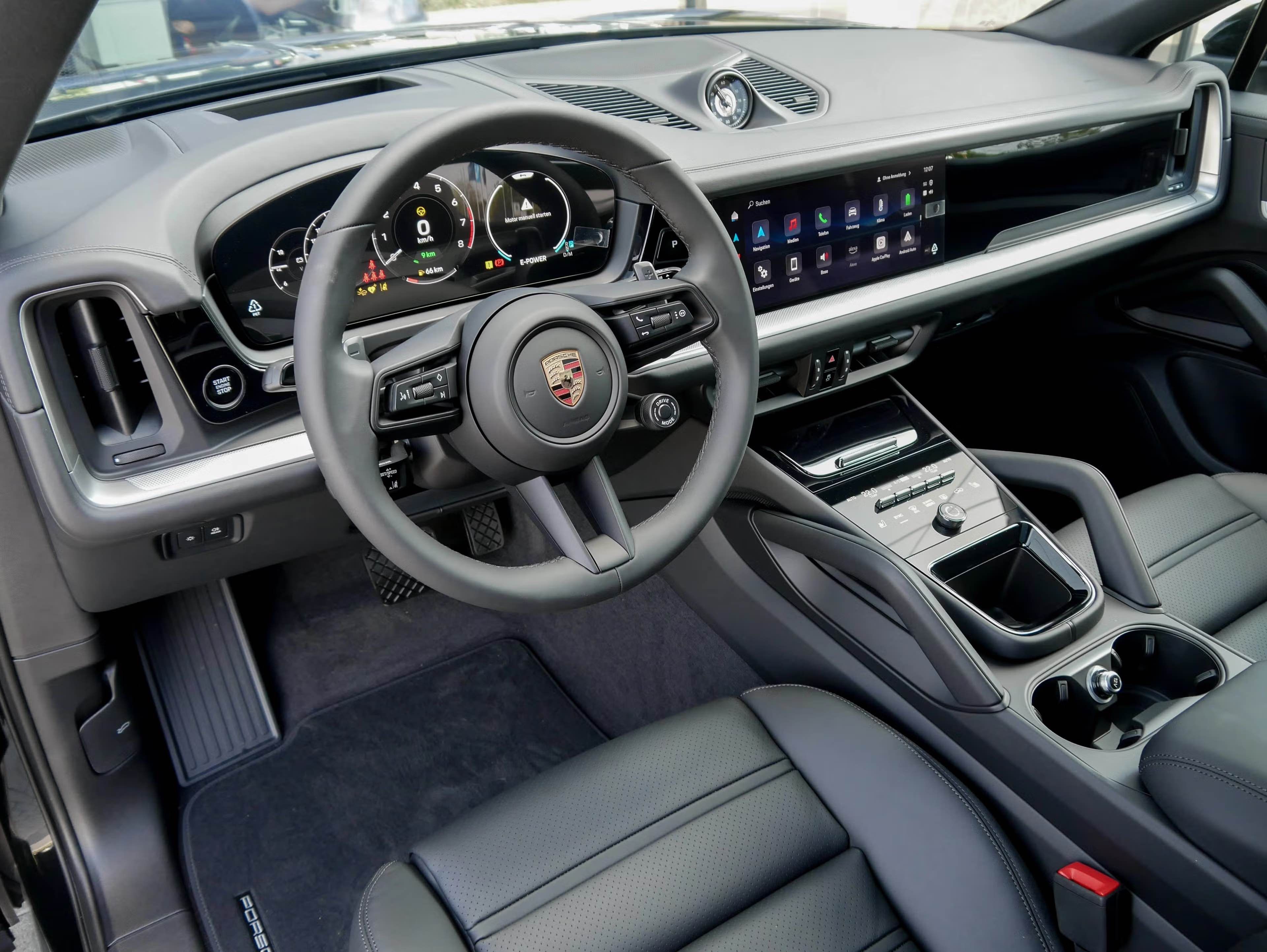 Porsche Cayenne E-Hybrid Coupe 8