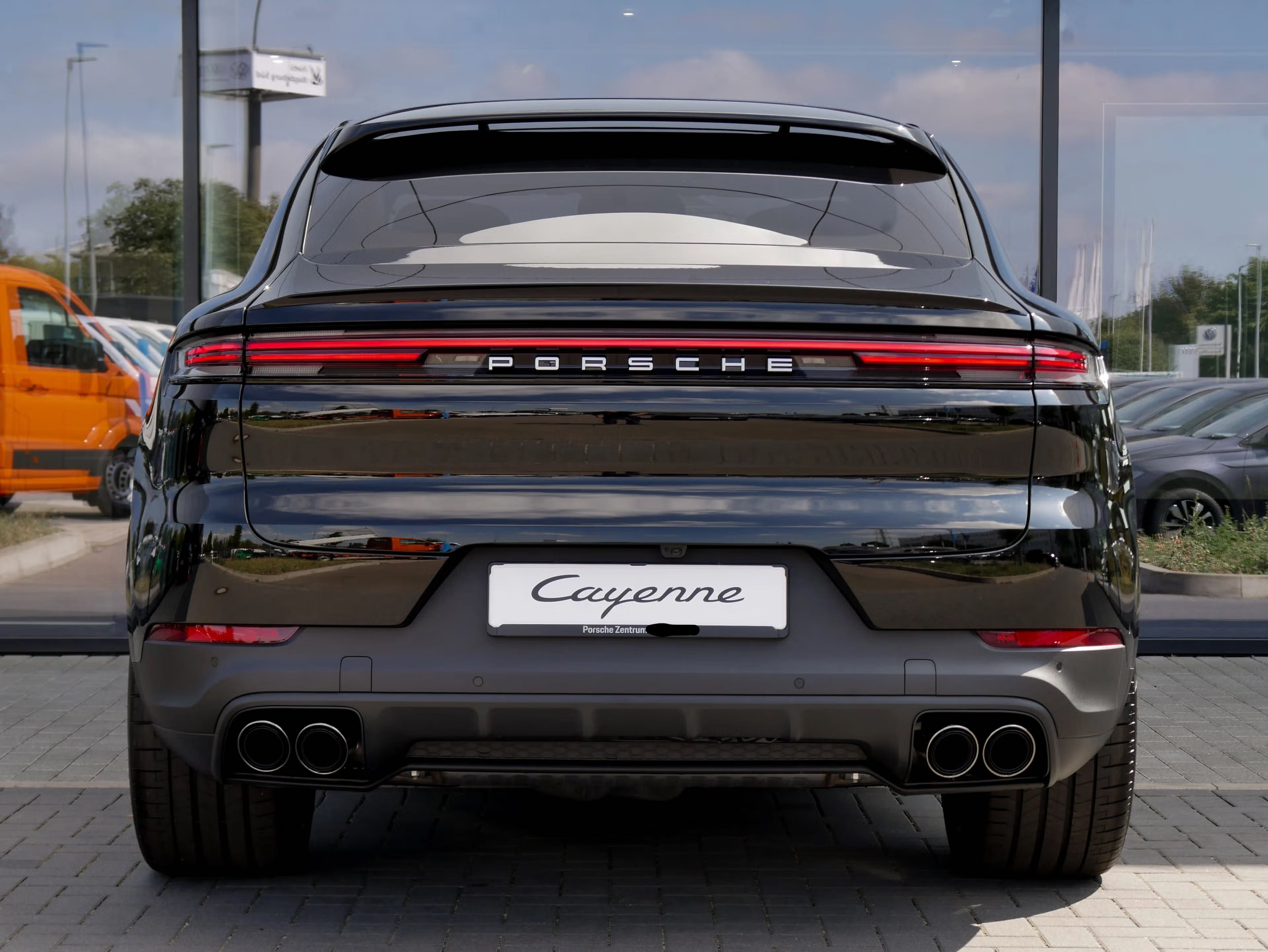 Porsche Cayenne E-Hybrid Coupe 3
