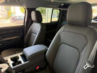 Land Rover Defender 110 S