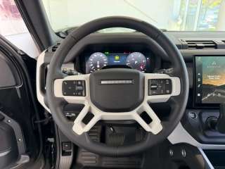 Land Rover Defender 110 S