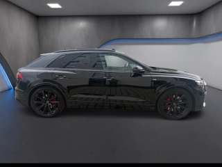 Audi Q8 TFSI e quattro S line business