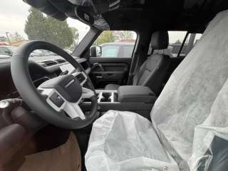 Land Rover Defender 110 D200 X-Dynamic SE