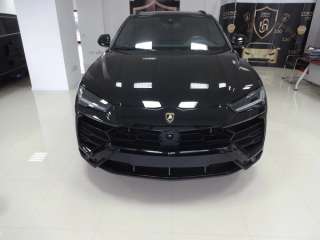 Lamborghini Urus 4
