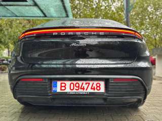 Porsche Macan 8