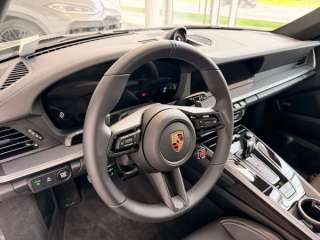 Porsche 911 992.2 Carrera 4S 8