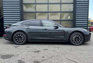 Porsche Panamera 4 E-Hybrid Exclusive Design