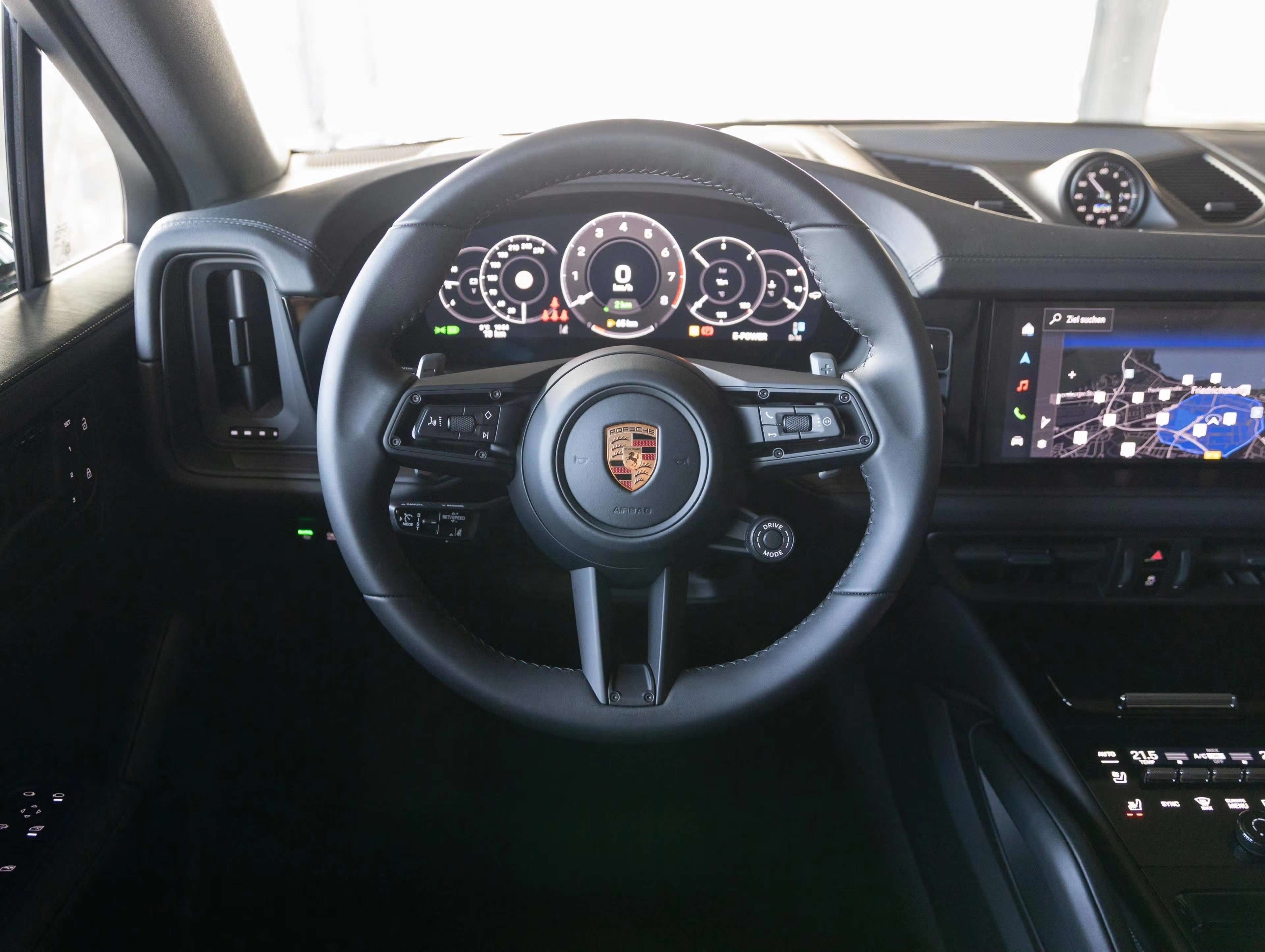 Porsche Cayenne E-Hybrid Coupe 7