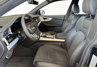 Audi Q8 55 TFSI e quattro 8