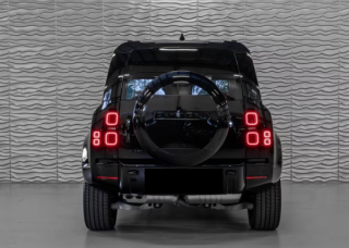 Land Rover Defender D300 110 X-Dynamic SE 5