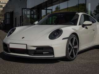 Porsche 911 Carrera 992 II Kreide bordeaux