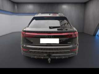 Audi Q8 TFSI e quattro S line business