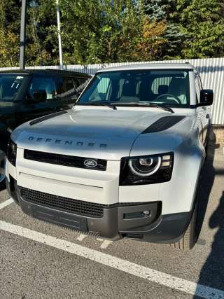 Land Rover Defender 110 S