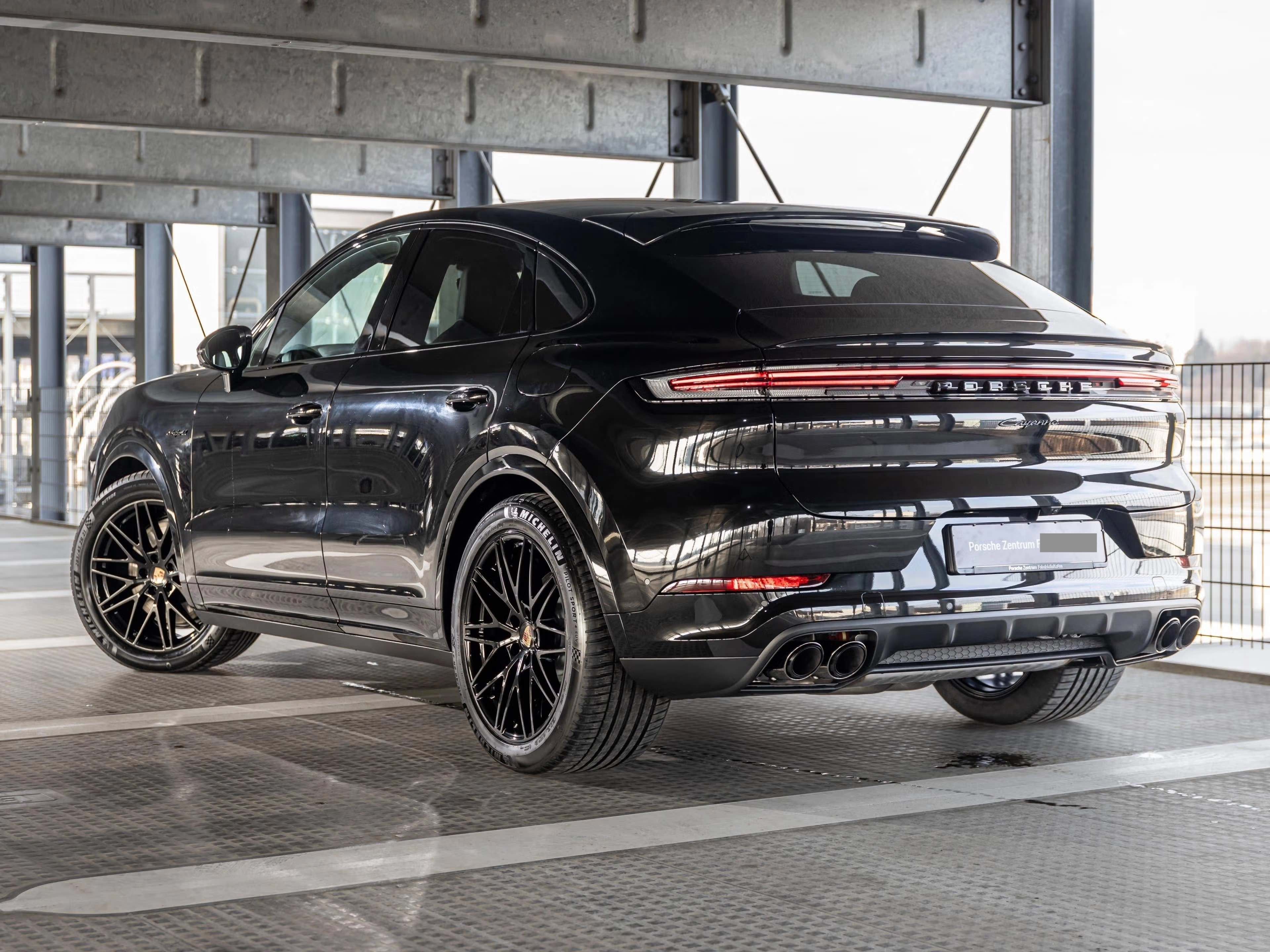 Porsche Cayenne E-Hybrid Coupe 2