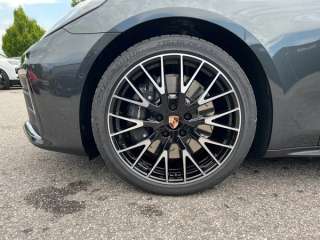 Porsche Panamera 4 E-Hybrid Exclusive Design
