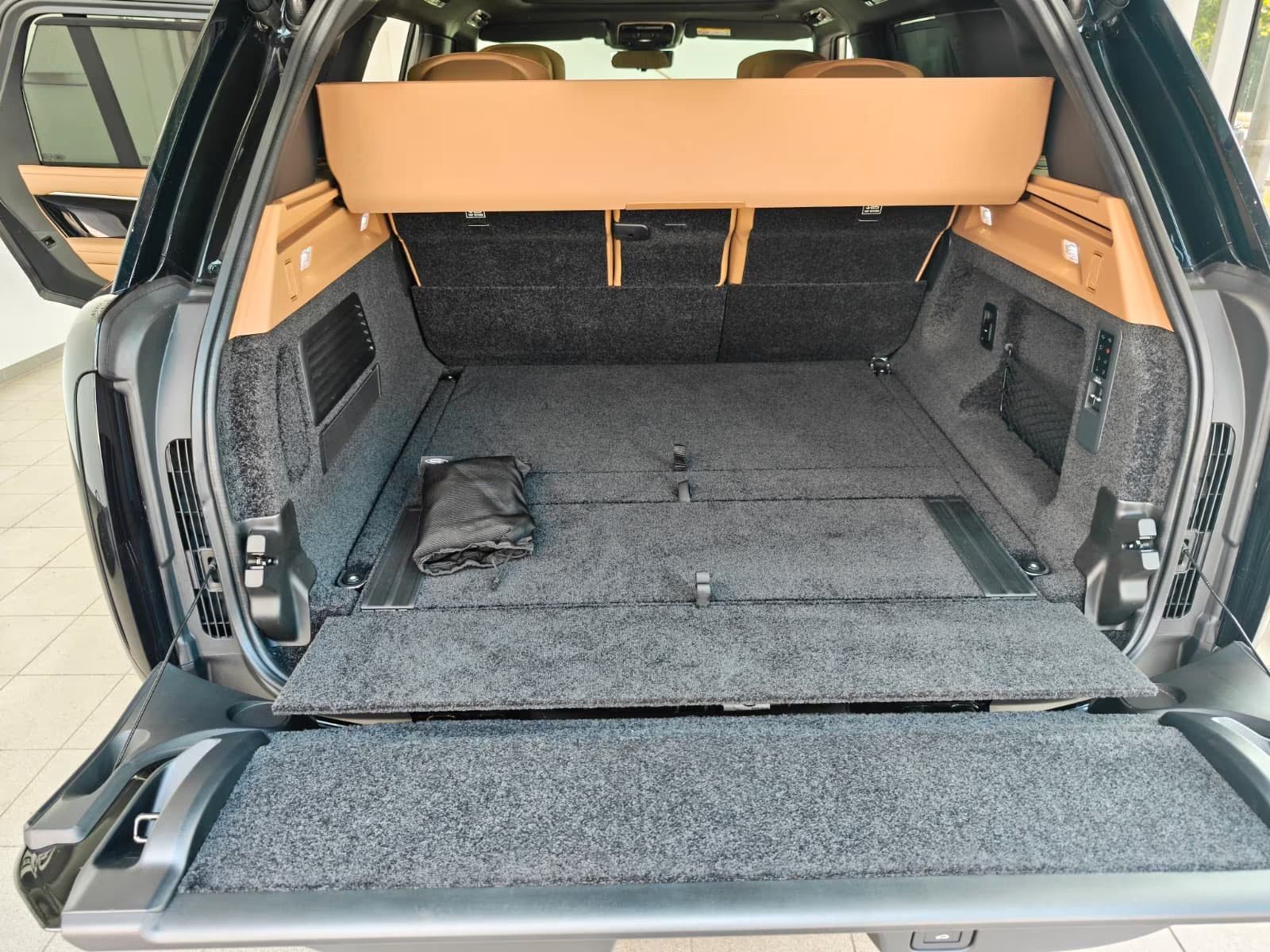 Land Rover Range Rover Autobiography P550e PHEV 6