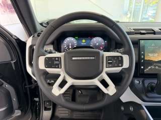 Land Rover Defender 110 S