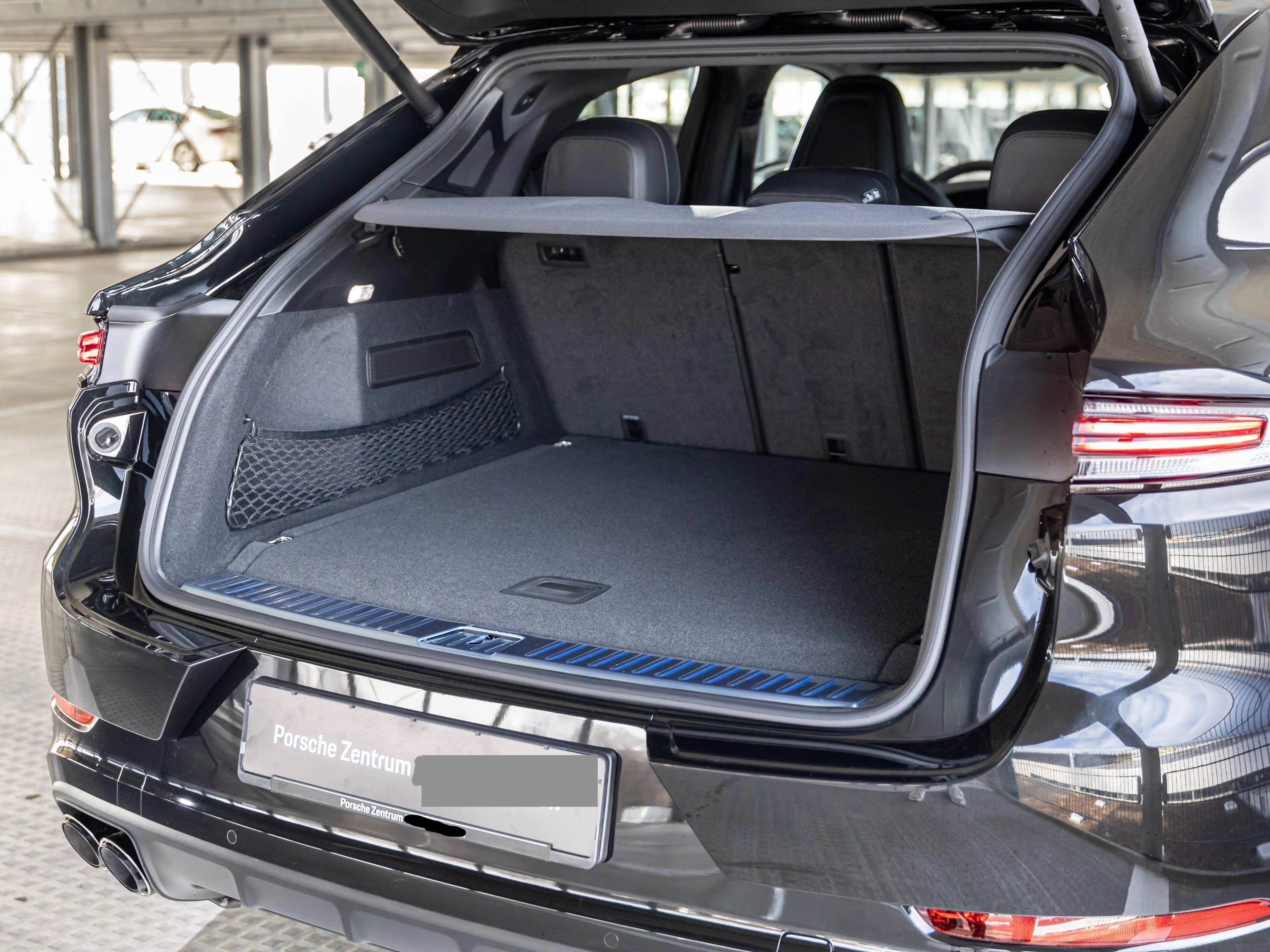 Porsche Cayenne E-Hybrid Coupe 6
