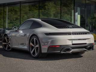 Porsche 911 Carrera 992 II Kreide bordeaux