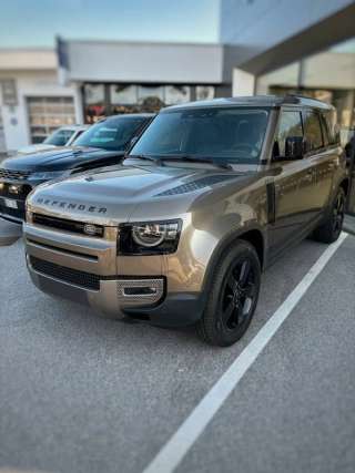 Land Rover Defender 110 S