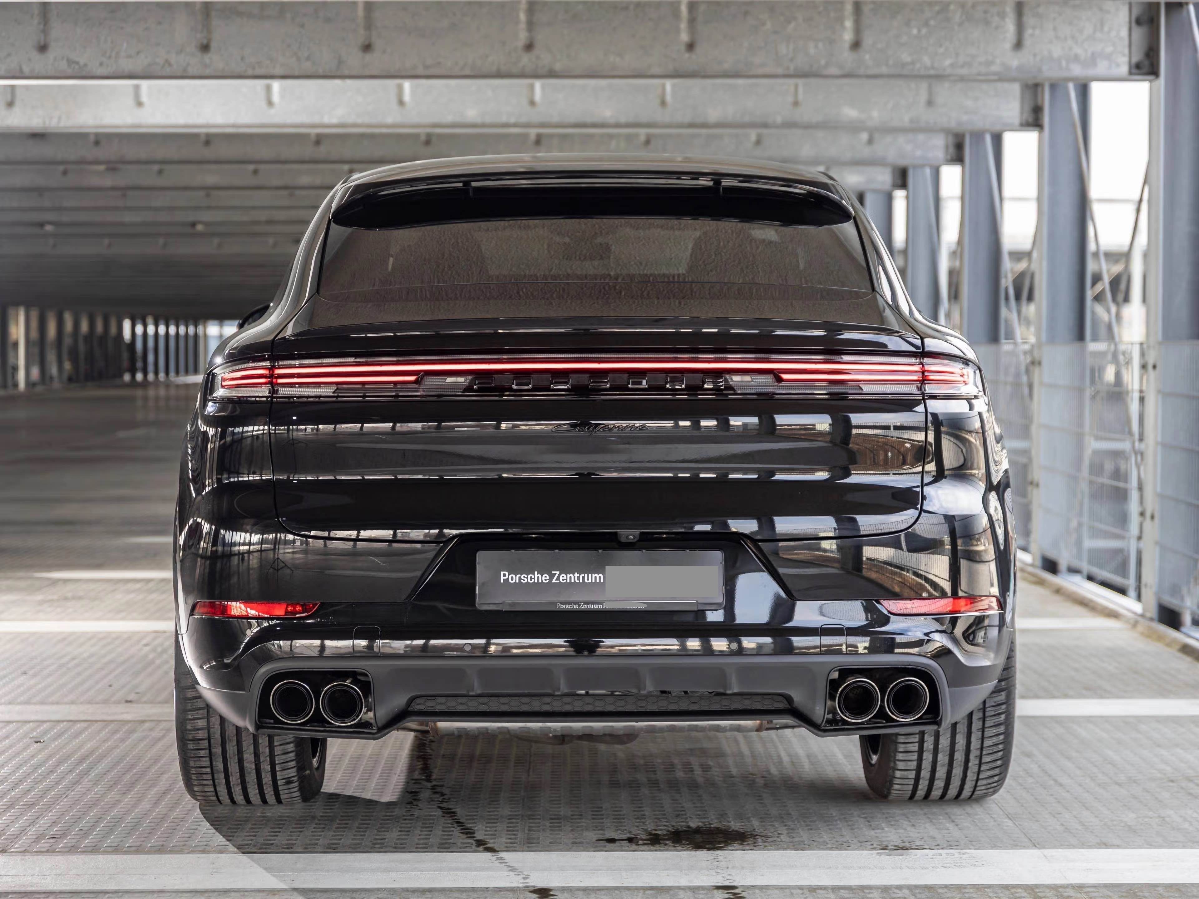 Porsche Cayenne E-Hybrid Coupe 4